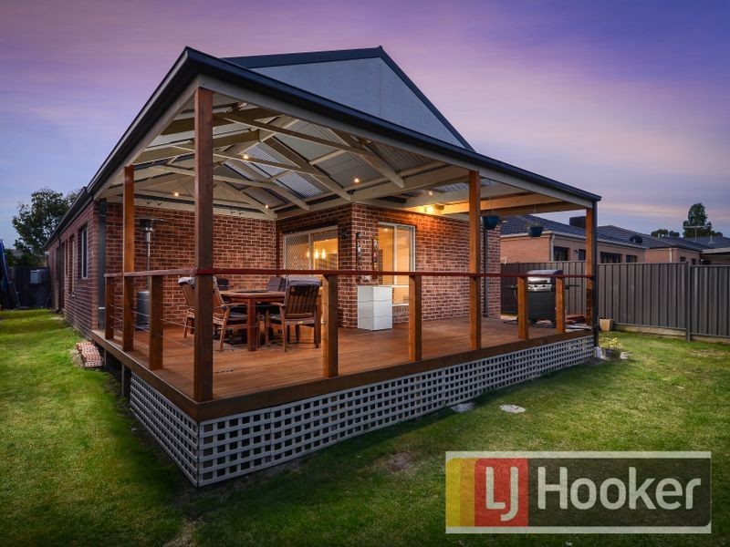 10 Sagan Drive, Cranbourne North VIC 3977