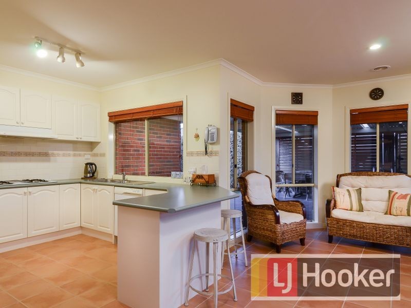 22 Southern Boulevard, Narre Warren South VIC 3805