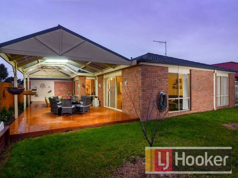 13 Nile Crescent, Cranbourne VIC 3977