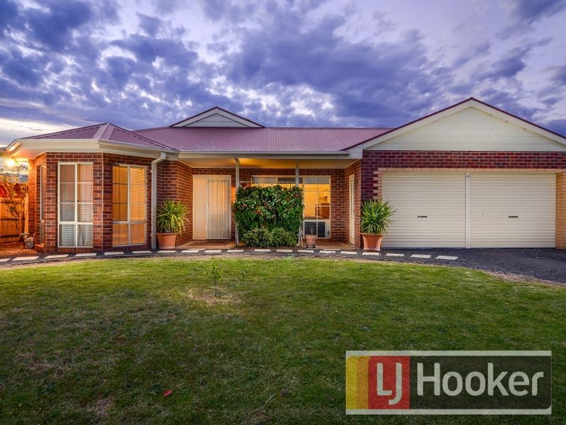 106 Courtenay Avenue, Cranbourne North VIC 3977