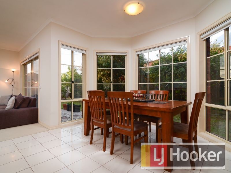 106 Courtenay Avenue, Cranbourne North VIC 3977