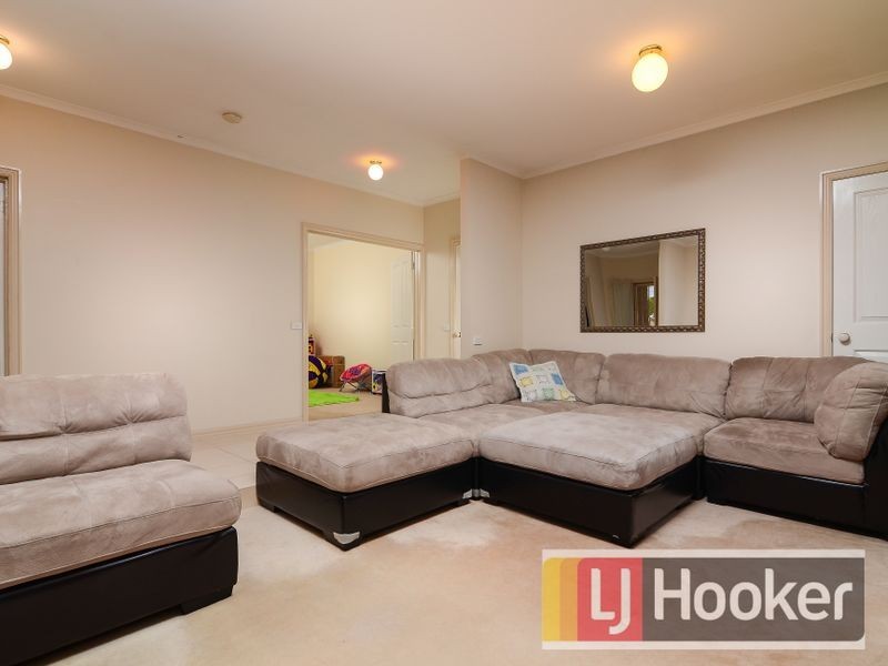 106 Courtenay Avenue, Cranbourne North VIC 3977