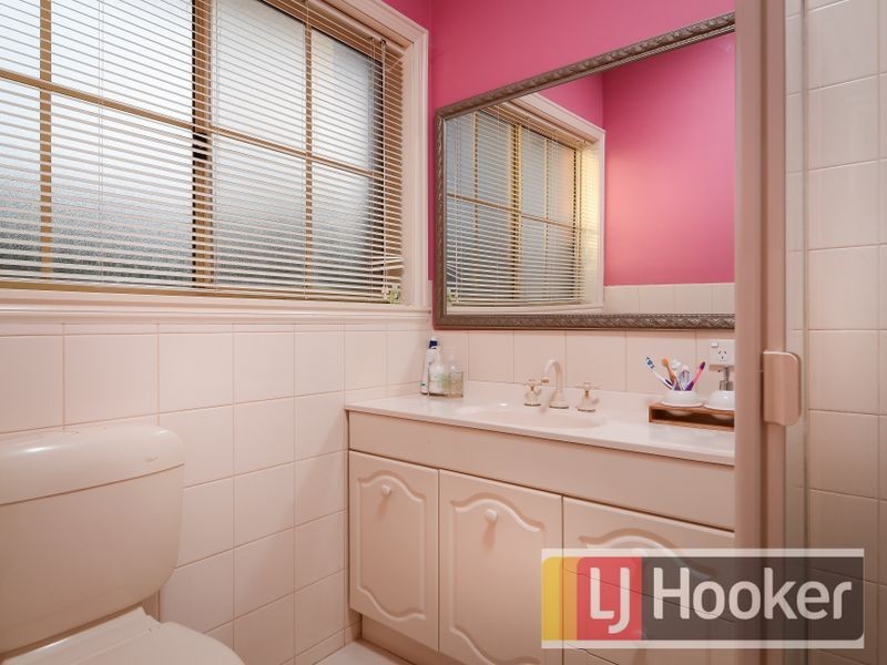 106 Courtenay Avenue, Cranbourne North VIC 3977