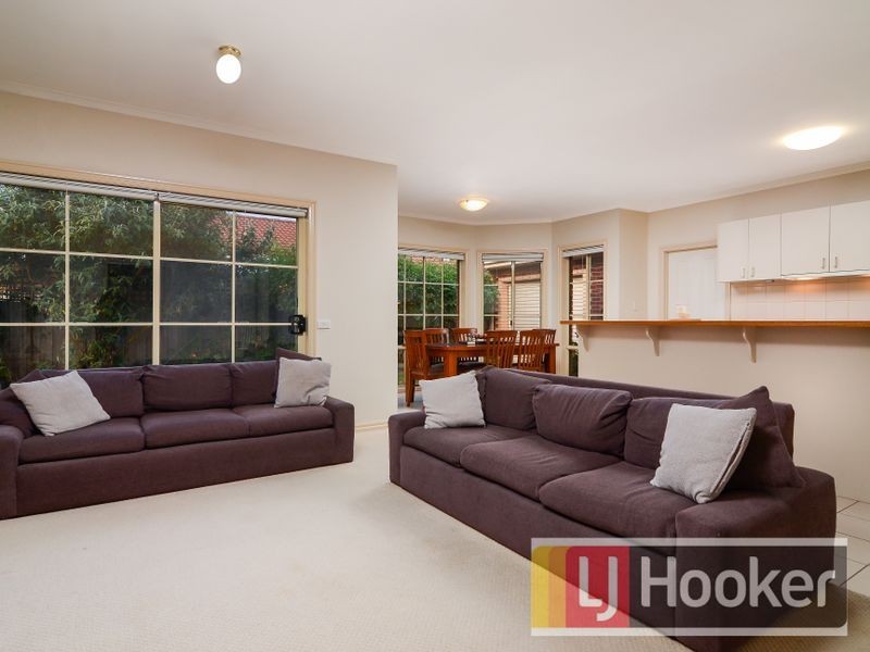 106 Courtenay Avenue, Cranbourne North VIC 3977