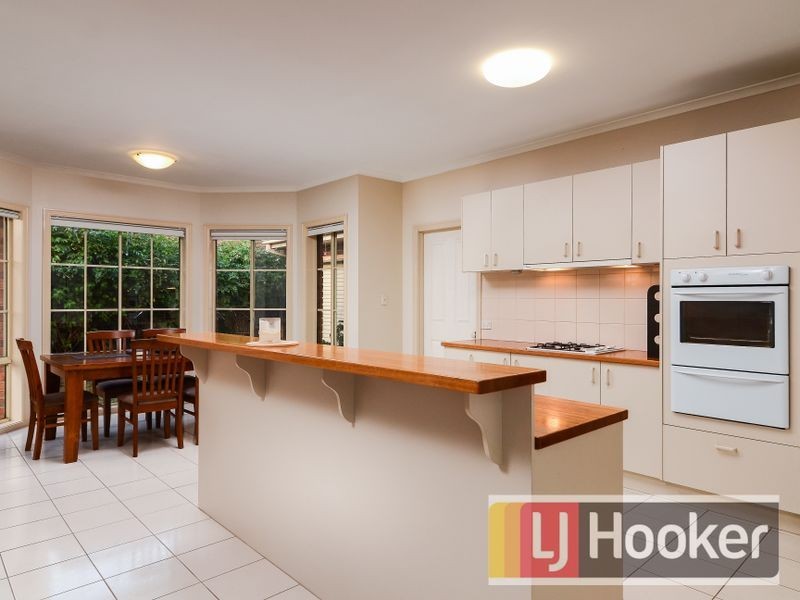 106 Courtenay Avenue, Cranbourne North VIC 3977