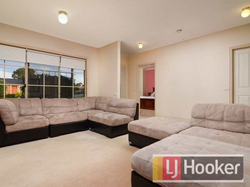 106 Courtenay Avenue, Cranbourne North VIC 3977