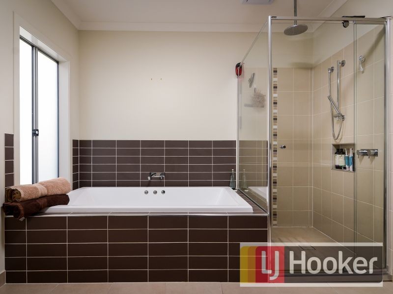 144 Alisma Boulevard, Cranbourne North VIC 3977