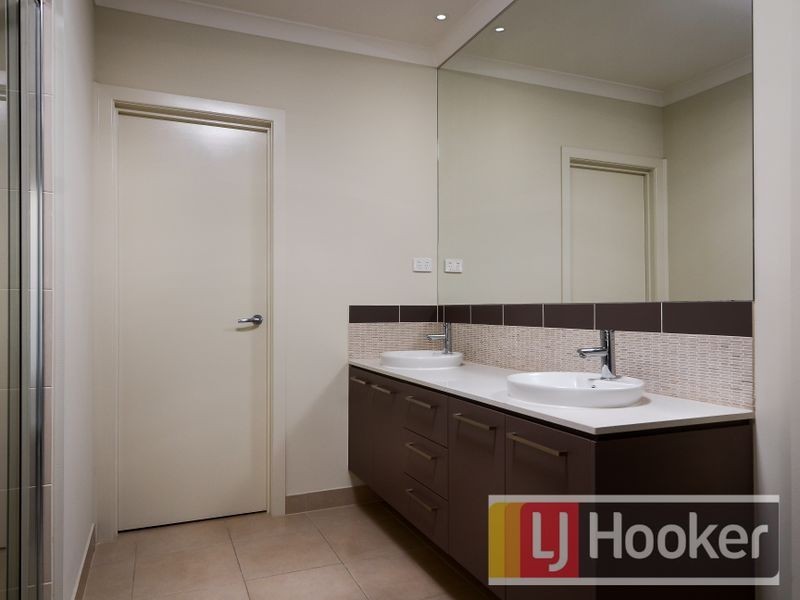 144 Alisma Boulevard, Cranbourne North VIC 3977