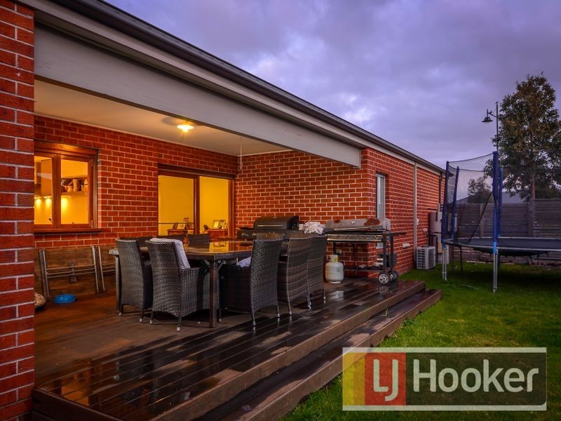 144 Alisma Boulevard, Cranbourne North VIC 3977