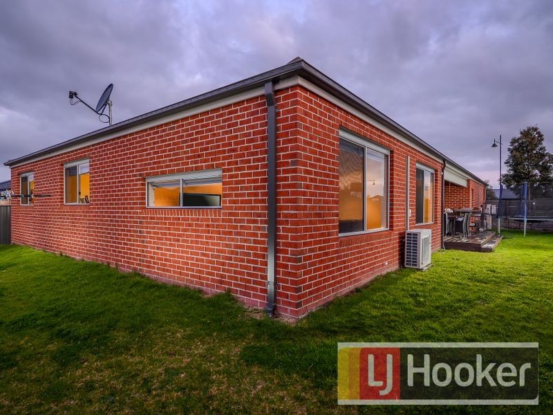 144 Alisma Boulevard, Cranbourne North VIC 3977