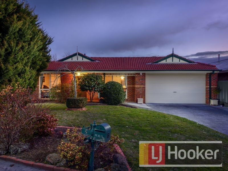 6 Anita Place, Pakenham VIC 3810