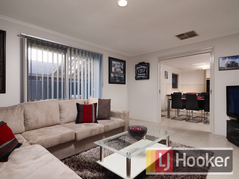 6 Anita Place, Pakenham VIC 3810