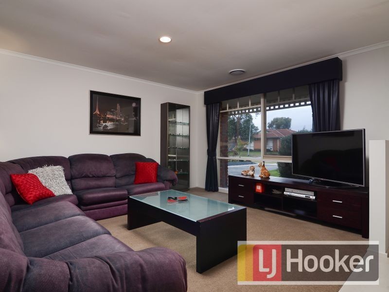 6 Anita Place, Pakenham VIC 3810