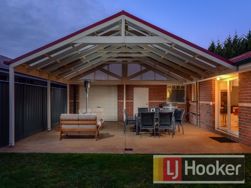 6 Anita Place, Pakenham VIC 3810