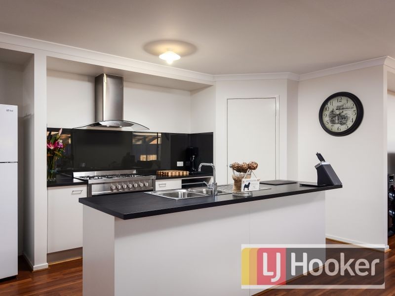 4 Bremer Street, Clyde North VIC 3978