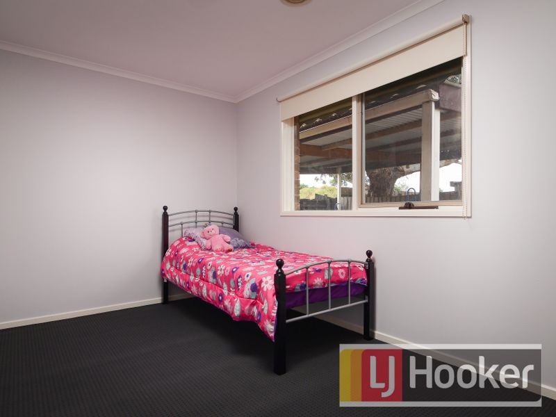 18 Rebecca Court, Cranbourne North VIC 3977