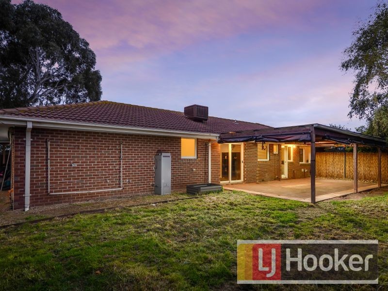 18 Rebecca Court, Cranbourne North VIC 3977