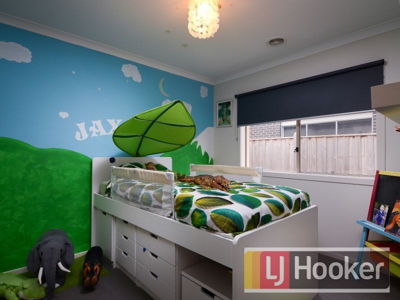 16 Beechtree Way, Cranbourne North VIC 3977