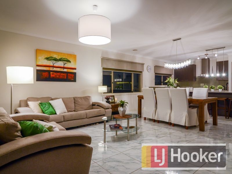 16 Beechtree Way, Cranbourne North VIC 3977
