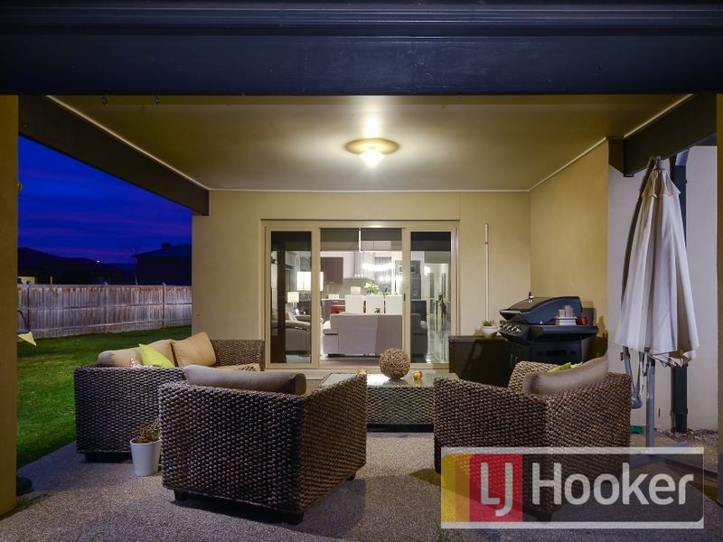 16 Beechtree Way, Cranbourne North VIC 3977