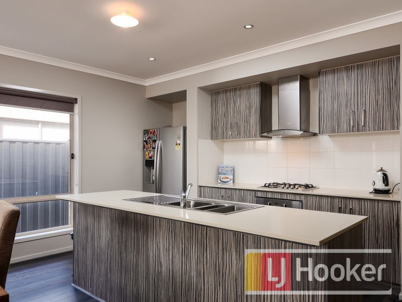 96 Sabel Drive, Cranbourne North VIC 3977