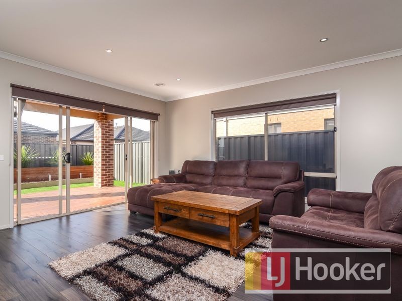 96 Sabel Drive, Cranbourne North VIC 3977