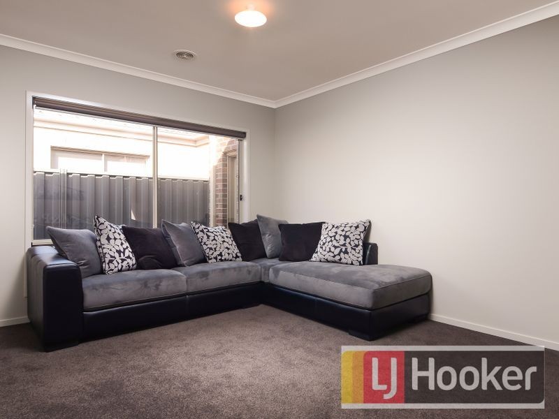 96 Sabel Drive, Cranbourne North VIC 3977