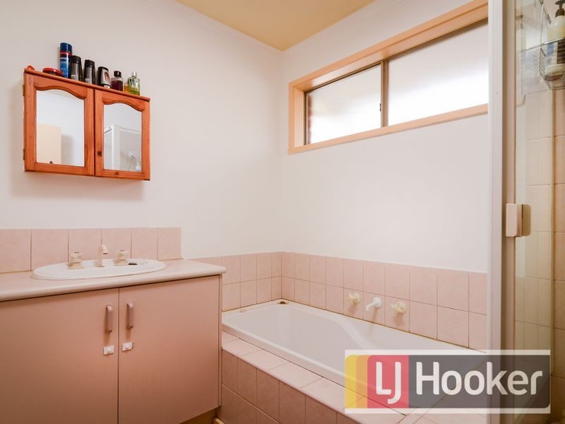 29 Rachel Drive, Cranbourne North VIC 3977