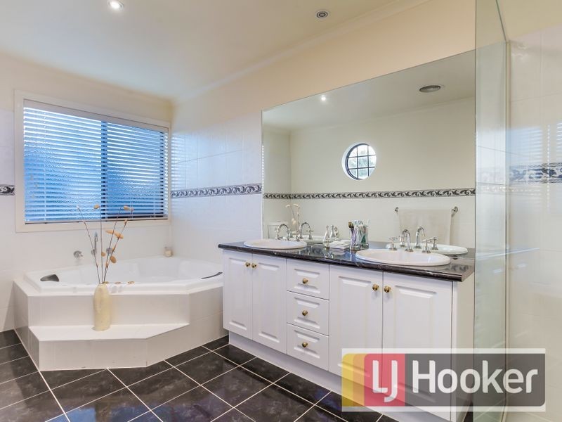 12 Rebecca Mac Court, Hallam VIC 3803