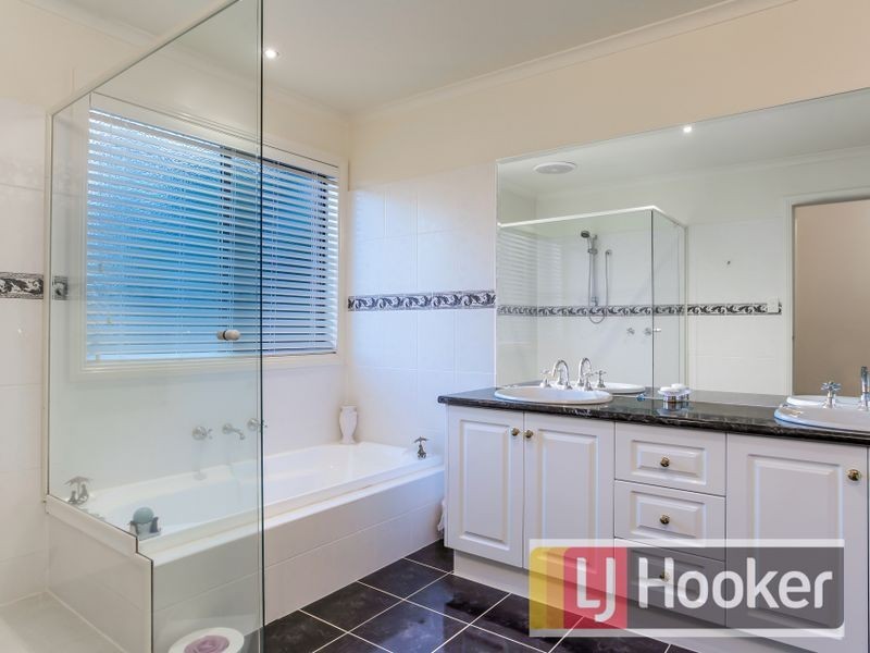 12 Rebecca Mac Court, Hallam VIC 3803