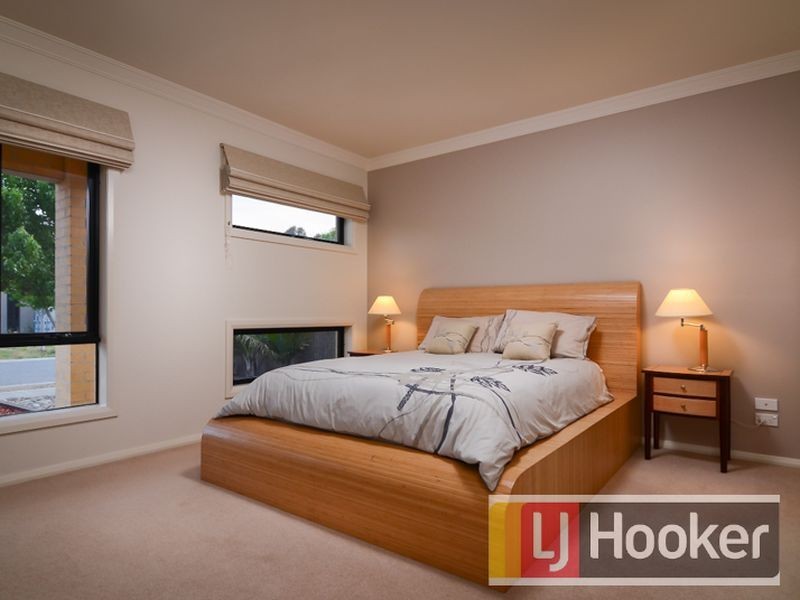4 Hollyrood Drive, Berwick VIC 3806