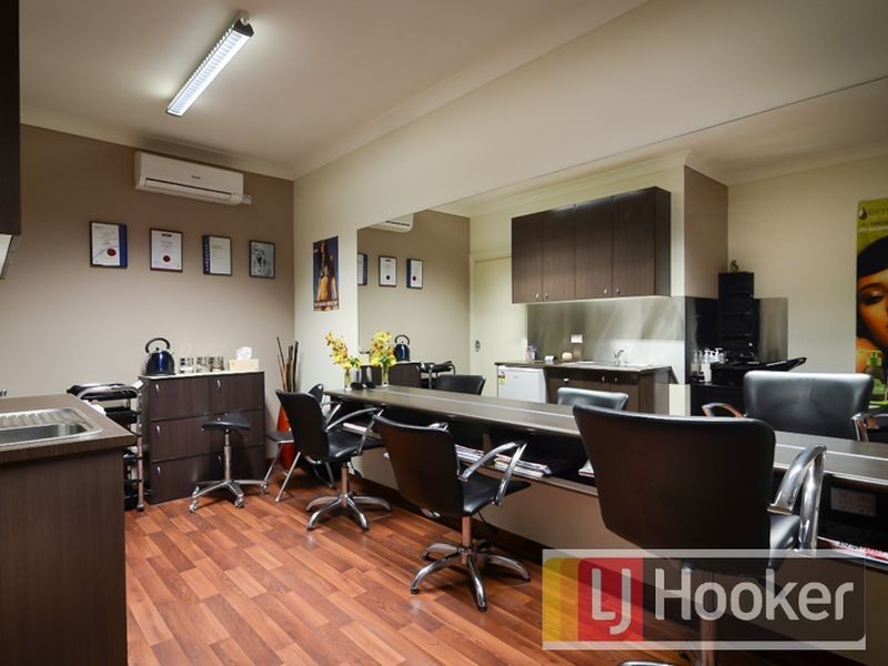 4 Hollyrood Drive, Berwick VIC 3806