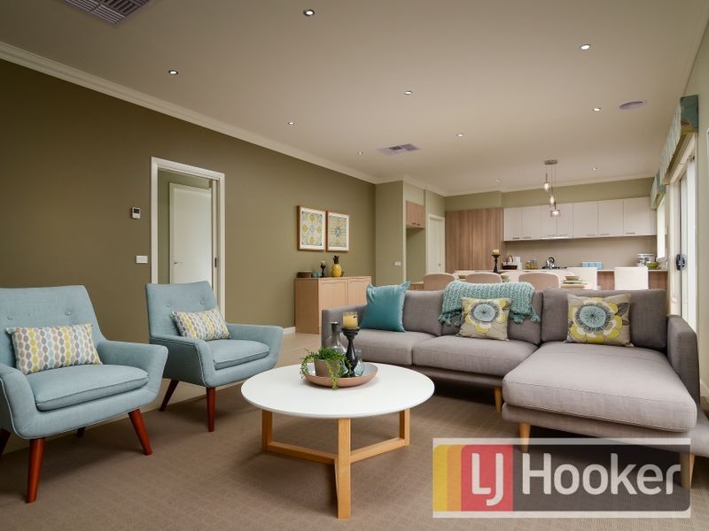 52 Prendergast Avenue, Cranbourne VIC 3977