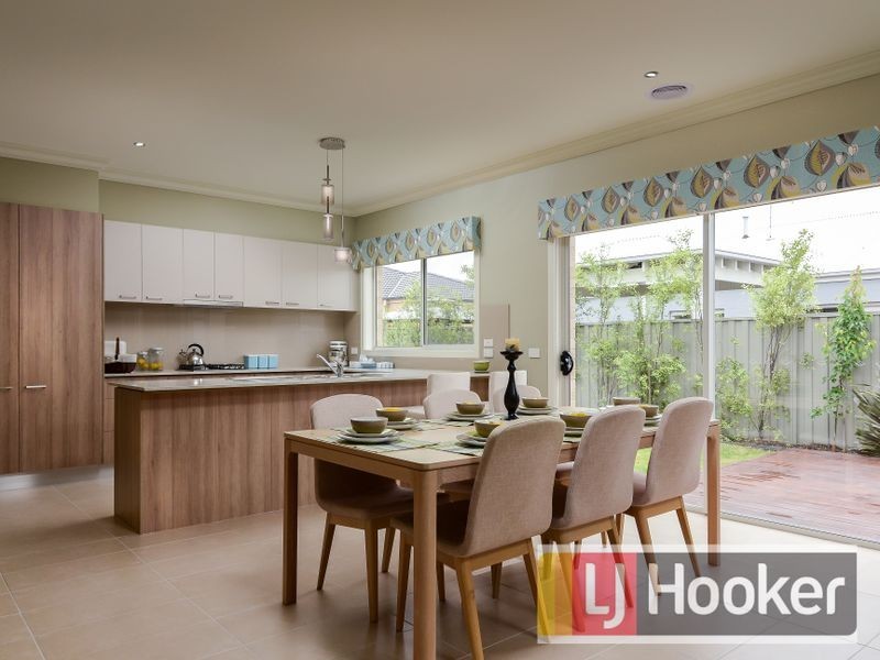 52 Prendergast Avenue, Cranbourne VIC 3977