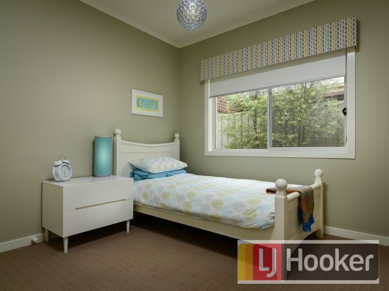 52 Prendergast Avenue, Cranbourne VIC 3977