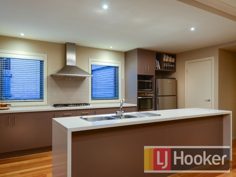 4 Yemaya Place, Berwick VIC 3806