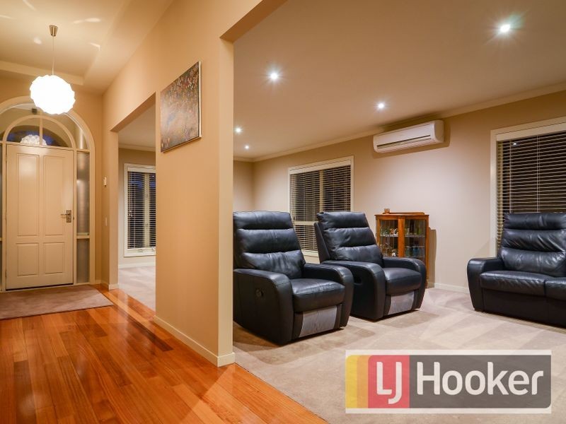 4 Yemaya Place, Berwick VIC 3806