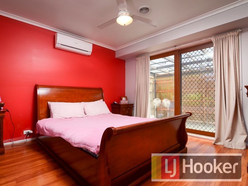 15 Isaac Edey Place, Hampton Park VIC 3976