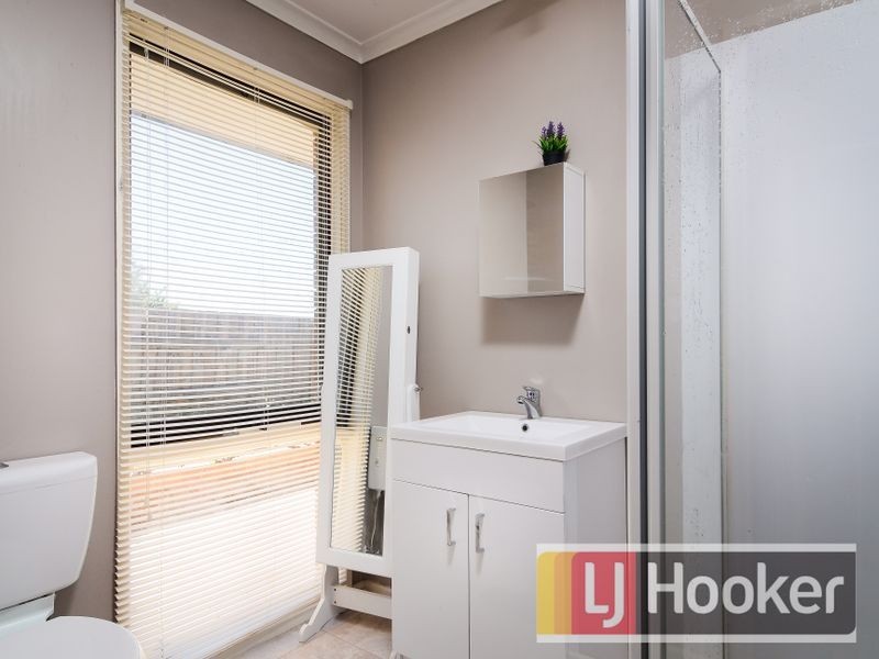 15 Isaac Edey Place, Hampton Park VIC 3976