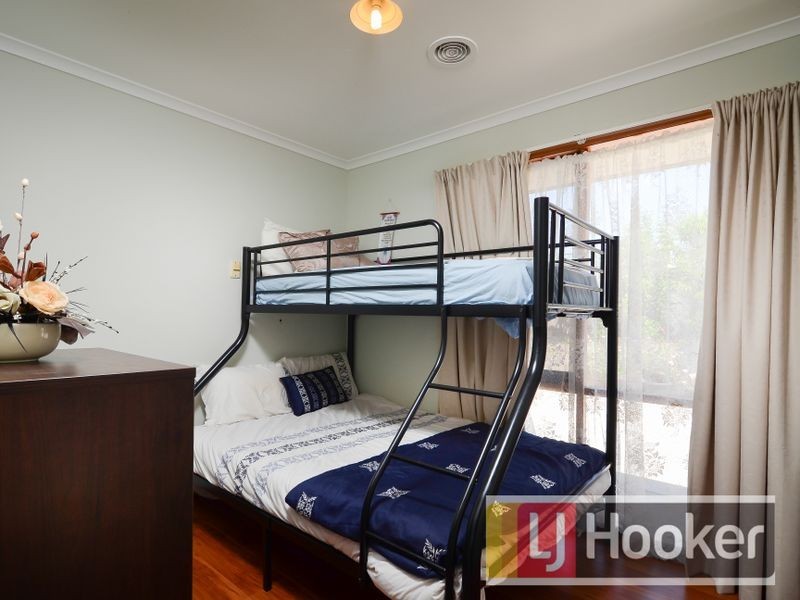 15 Isaac Edey Place, Hampton Park VIC 3976