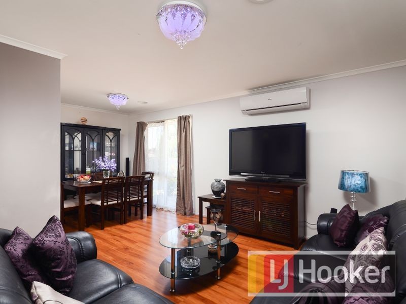 15 Isaac Edey Place, Hampton Park VIC 3976