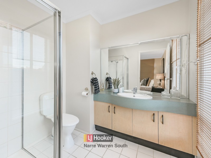 20 Robinswood Parade, Narre Warren South VIC 3805