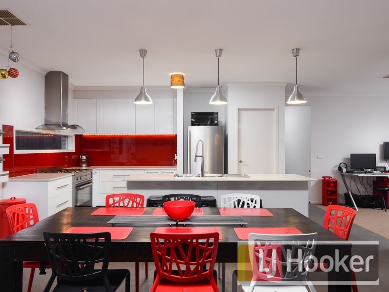 10 Jefferson Avenue, Cranbourne North VIC 3977