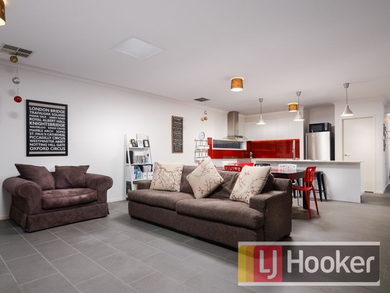 10 Jefferson Avenue, Cranbourne North VIC 3977