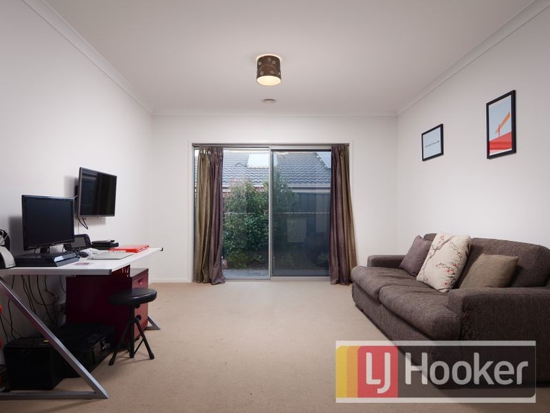 10 Jefferson Avenue, Cranbourne North VIC 3977
