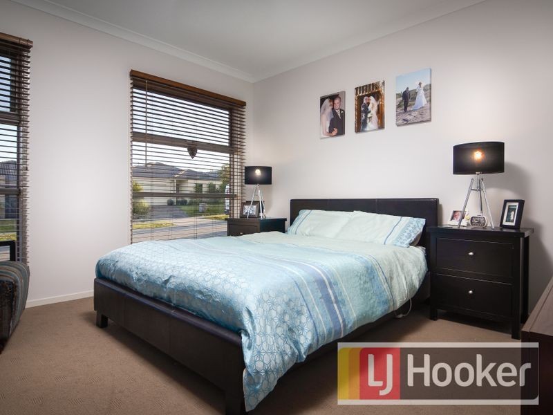 10 Jefferson Avenue, Cranbourne North VIC 3977
