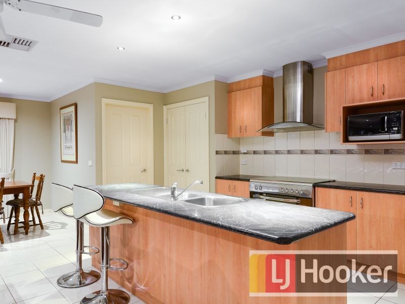 7 Canet Grove, Narre Warren South VIC 3805