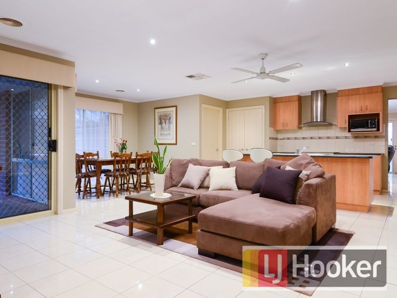 7 Canet Grove, Narre Warren South VIC 3805