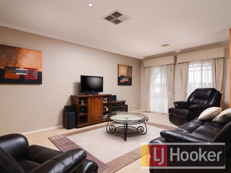 7 Canet Grove, Narre Warren South VIC 3805