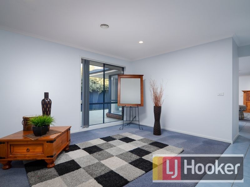 10 Beauford Avenue, Narre Warren South VIC 3805